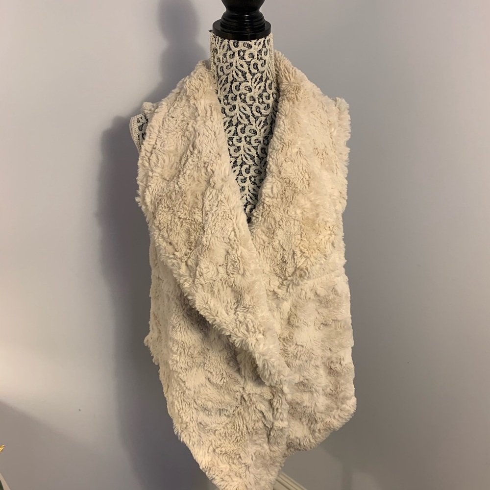 Dylan Faux Fur White Vest